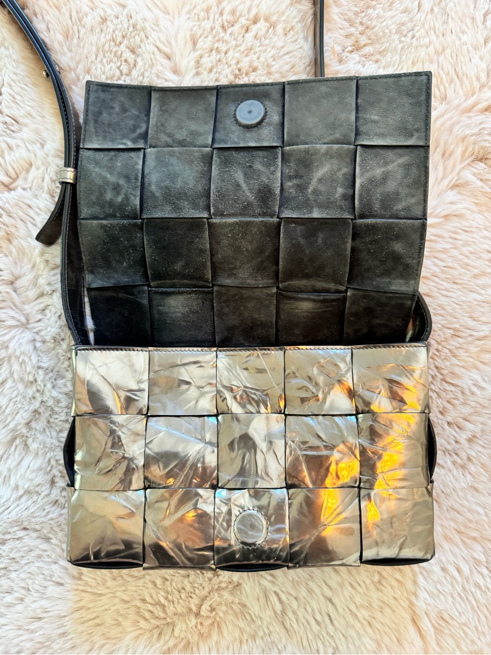 Bottega Veneta Metallic Silver Woven Intrecciato Cassette Crossbody - Picture 4 of 13